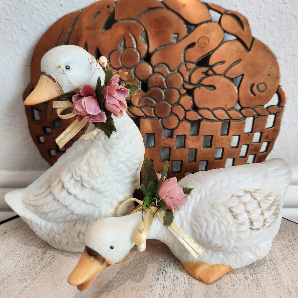 Vintage 1980s set of 2 Bisque Porcelain CottageCore Interpur Taiwan Geese Ducks
